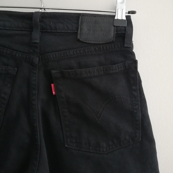 Levi's Wedgie Straight Premium Cut Off Denim Jean Shorts in Black Sprout 24 - Picture 6 of 14